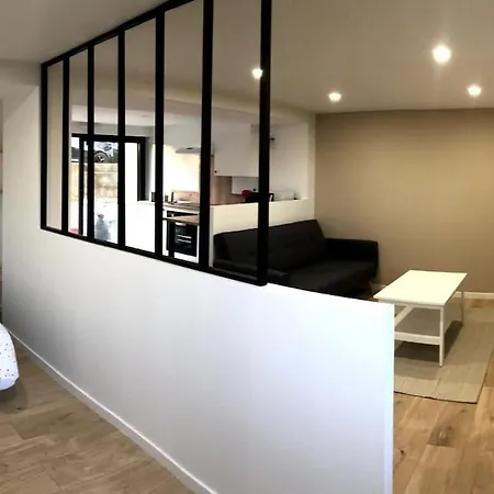 Immeuble Renove Au Centre D'auch. Apartmán Auch