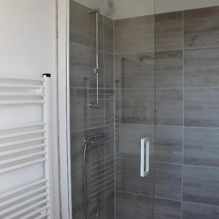 Apartment Immeuble Renove Au Centre D'auch. *